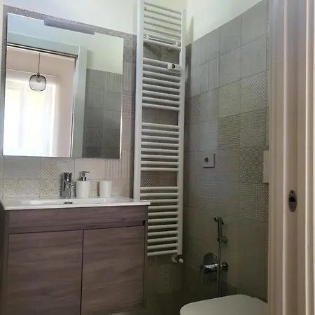 - Garden - Private Bathroom בית הארחה טורינו