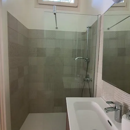 - Garden - Private Bathroom *